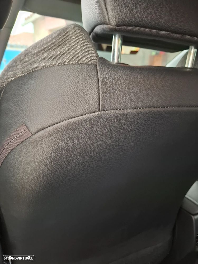 Toyota Corolla Touring Sports 1.8 Hybrid Comfort+P.Sport - 36