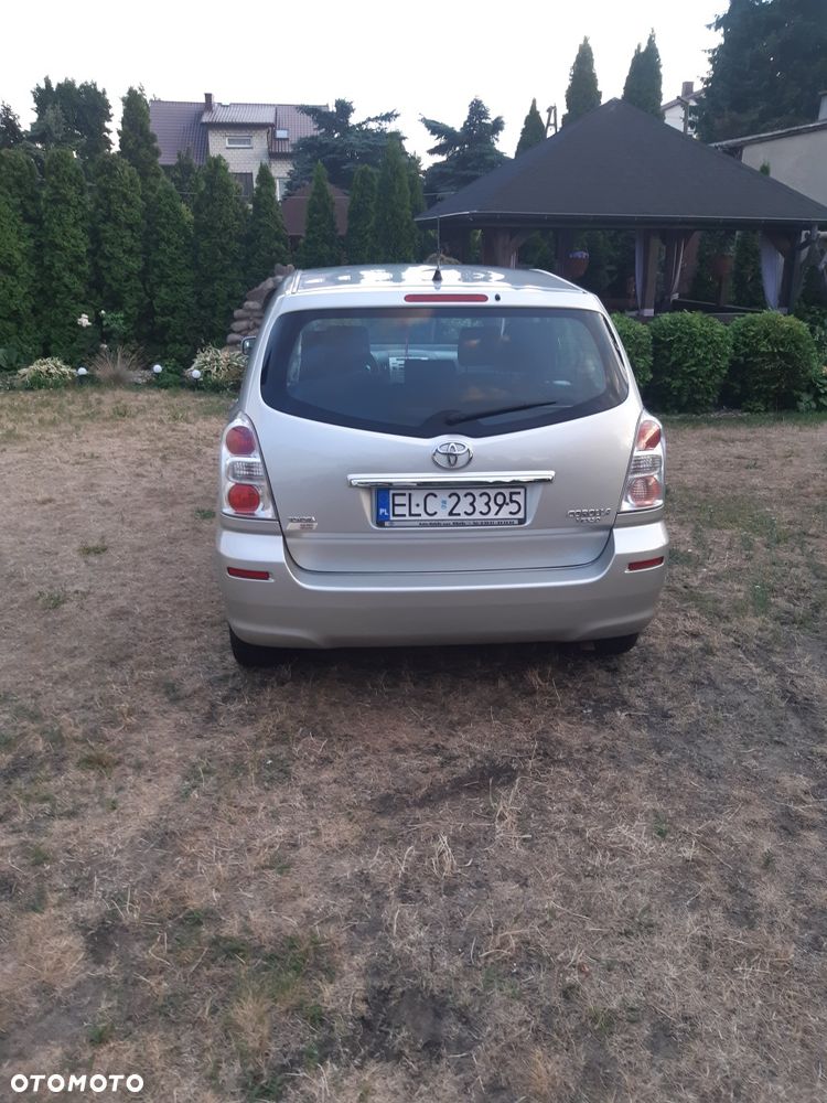Toyota Corolla Verso - 4