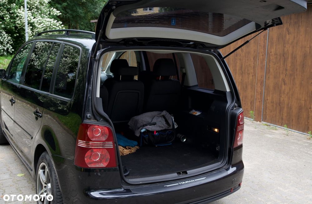 Volkswagen Touran 1.6 FSI Basis - 7