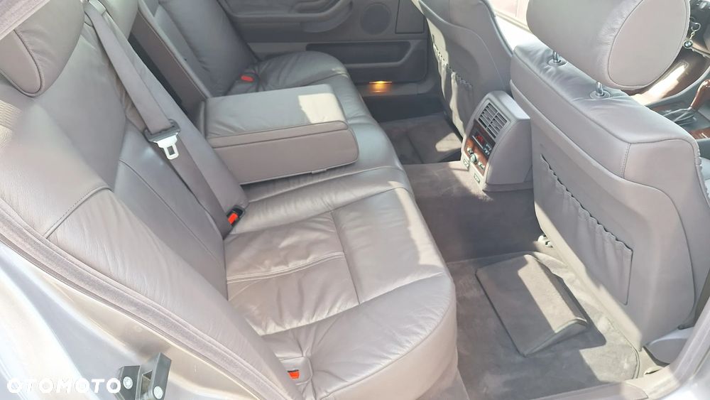 BMW Seria 7 - 19