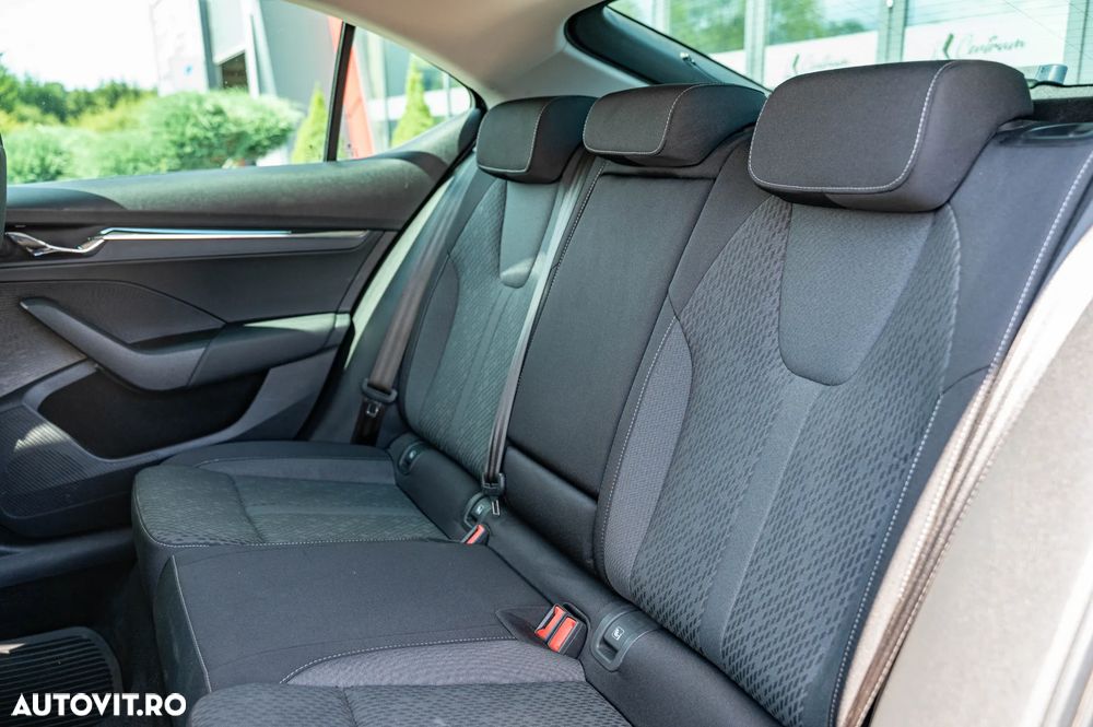Skoda Octavia 2.0 TDI DSG Style - 7