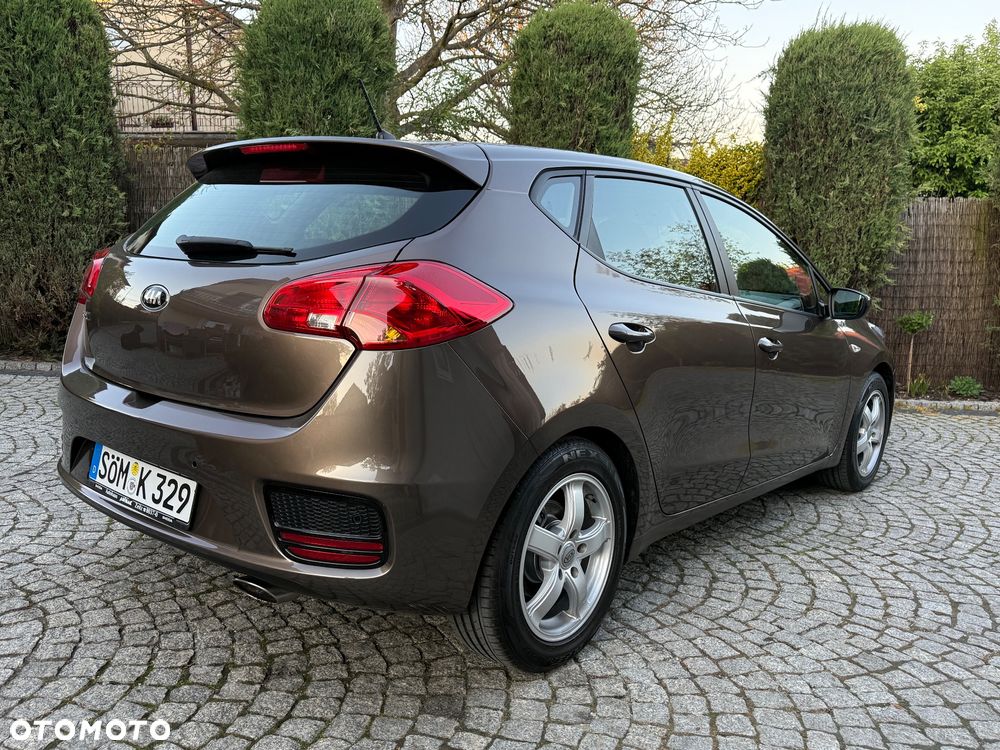 Kia Ceed 1.4 CVVT Dream Team Edition - 11