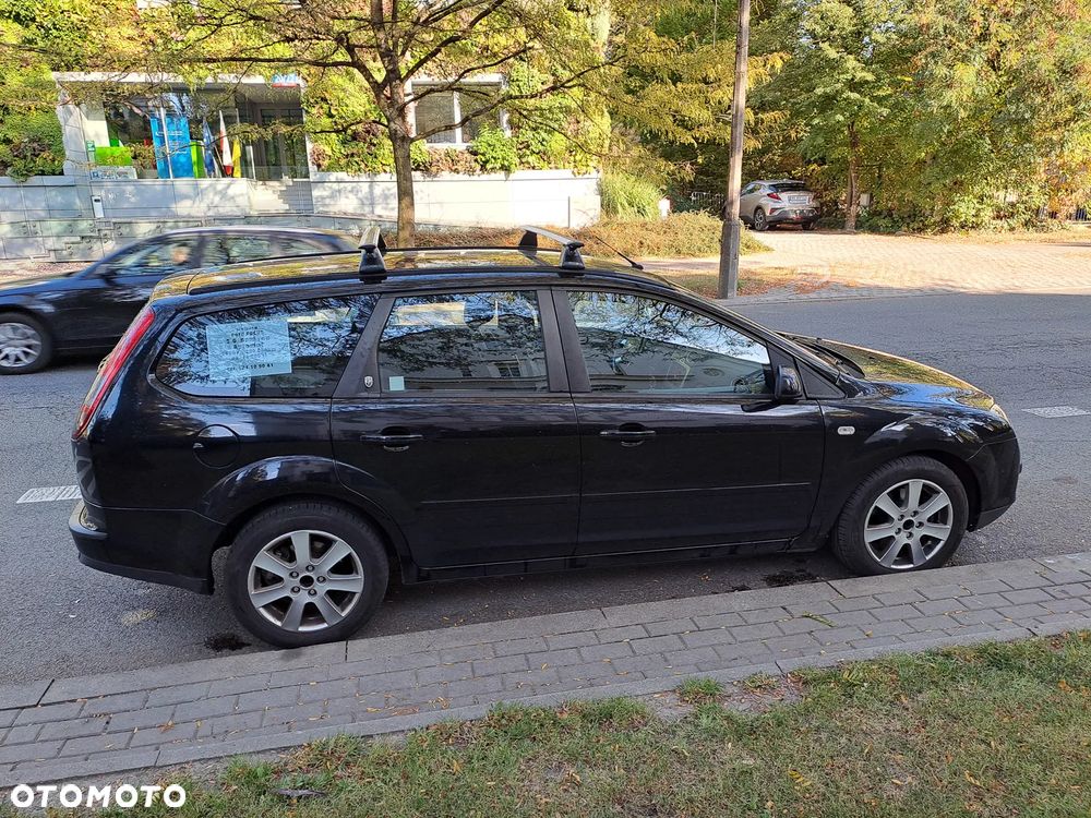 Ford Focus 2.0 Ghia - 10