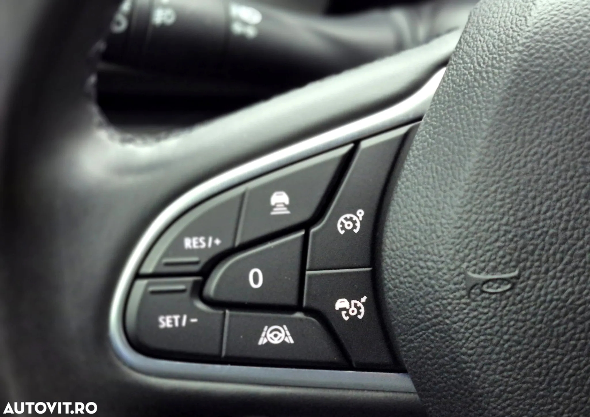 Renault Megane Grandtour E-TECH Plug-in 160 INTENS - 22