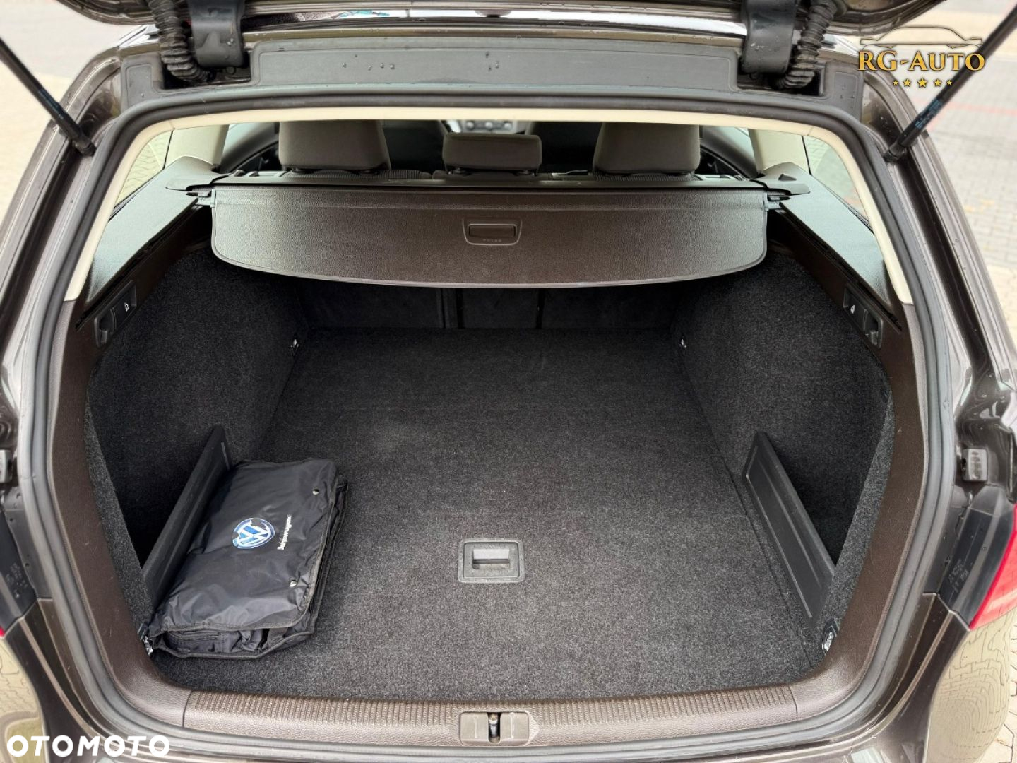 Volkswagen Passat - 31