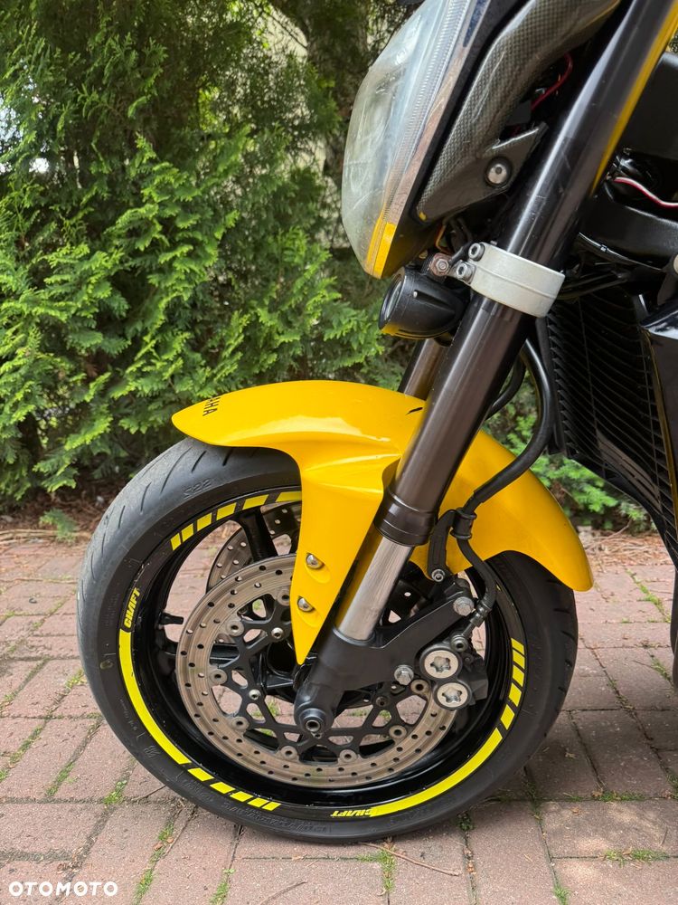 Yamaha FZ - 12