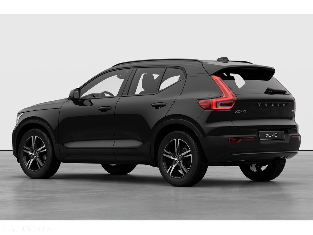 Volvo XC 40 B3 Plus Dark - 3