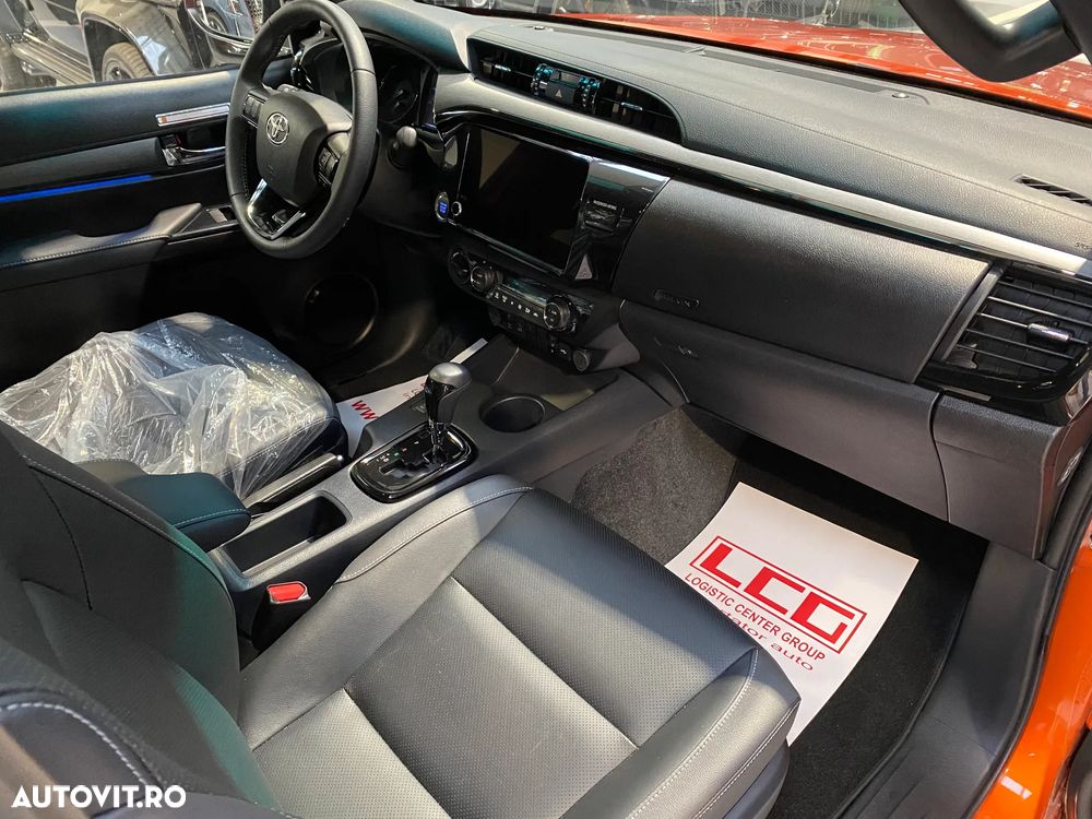 Toyota Hilux 2.8D 204CP 4x4 Double Cab AT MHEV Invincible - 19