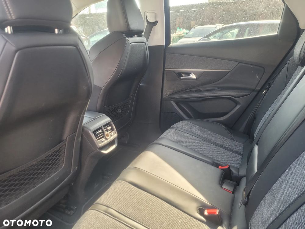 Peugeot 3008 PureTech 130 Stop & Start GPF Allure - 7