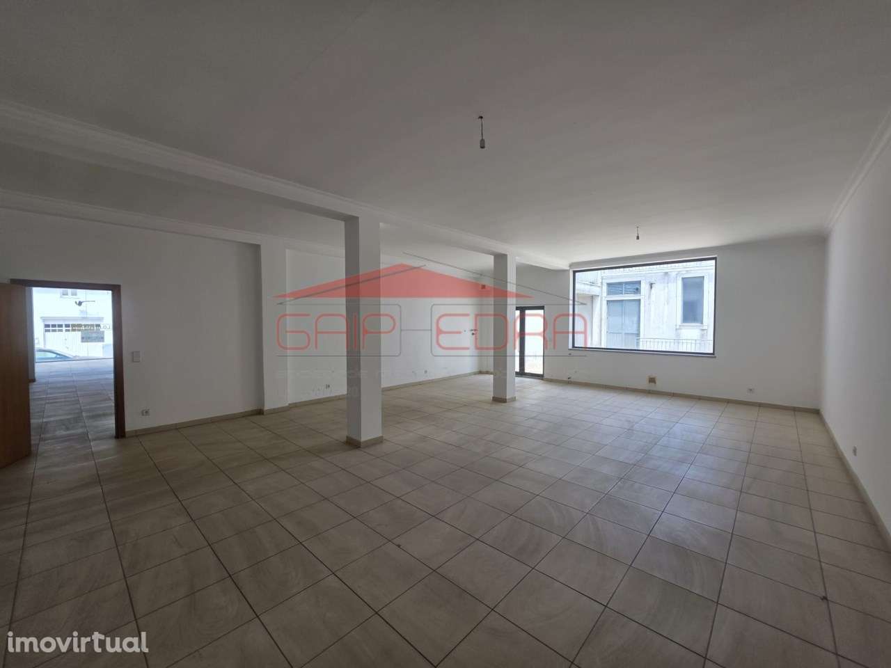 Loja junto estação Guarda ideal apartamento ou comércio - Grande imagem: 3/20