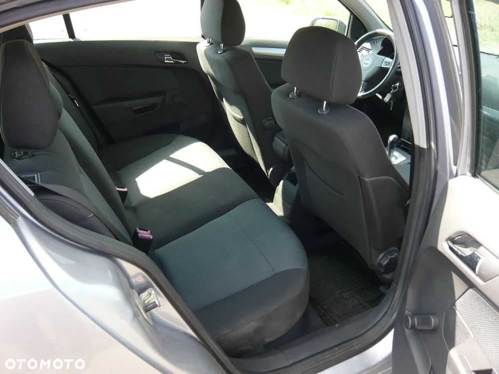 Opel Astra 1.6 Sport Easytronic - 10