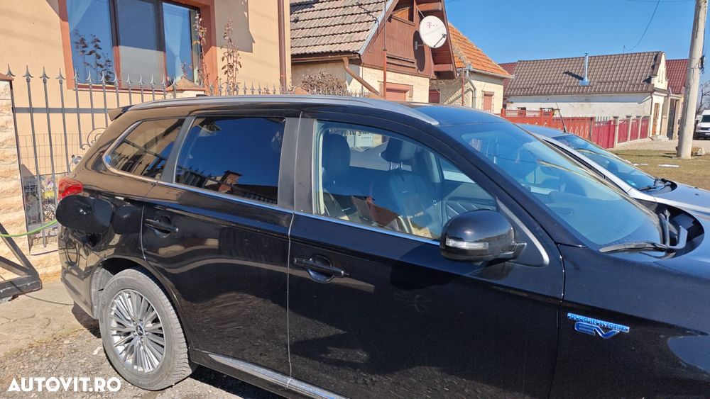 Mitsubishi Outlander 2.0L AS&G CVT Intense+ - 4