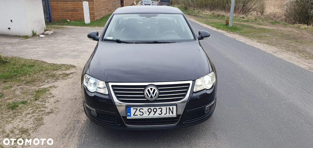 Volkswagen Passat 2.0 TDI DPF Sportline - 16