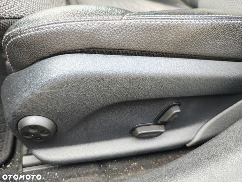 Mercedes-Benz Klasa C 200 (BlueTEC) d 7G-TRONIC Avantgarde - 13