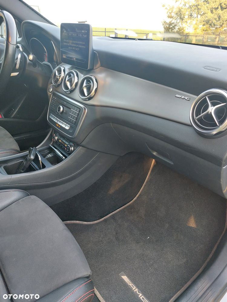 Mercedes-Benz GLA 180 d 7G-DCT AMG Line - 22