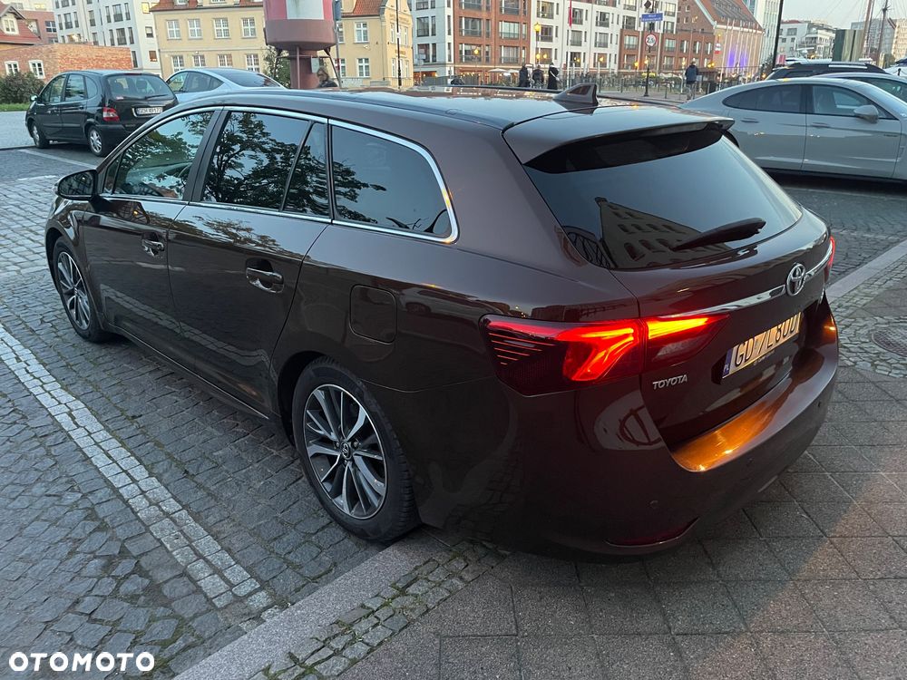 Toyota Avensis 2.0 Premium MS - 4