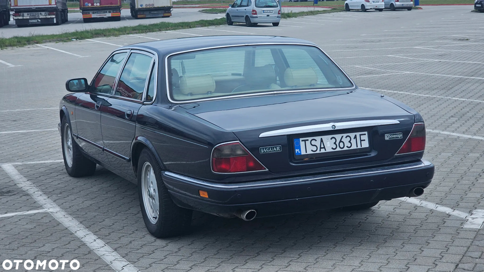Jaguar XJ - 7