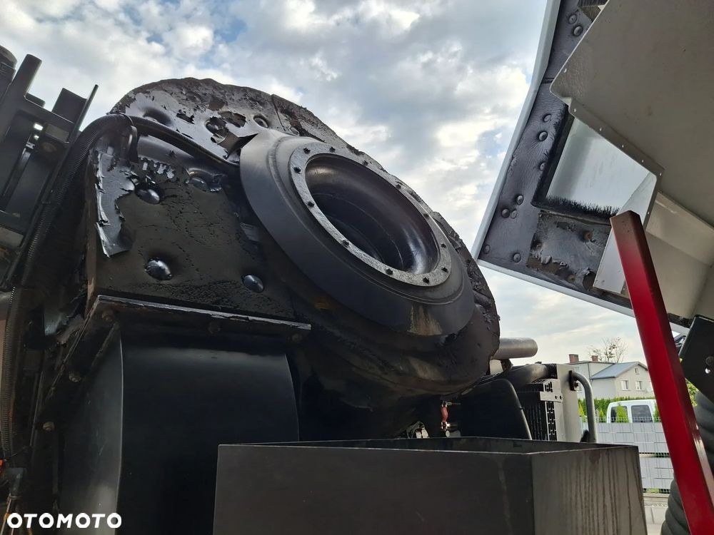 Mercedes-Benz Econic 1827 Zamiatarka FAUN Viajet EURO 6 PM10 Dodatkowy Silnik W Zabudowie Dodatkowa Szczotka Odchwaszczarka Dodatkowy Zbiornik Wody Rura do Liści Studzienek Samochód Jak Nowy 860 km Przebiegu 2023 Rok Zamiatarka Uliczna - 23