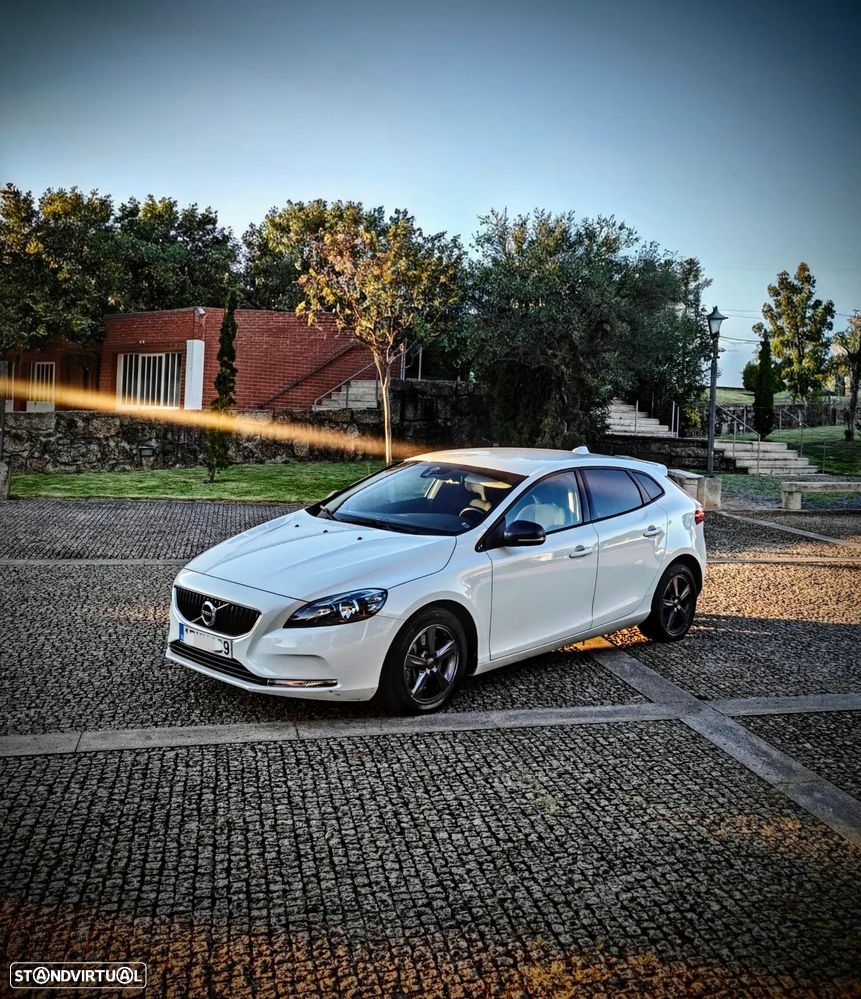 Volvo V40 D3 Momentum - 24