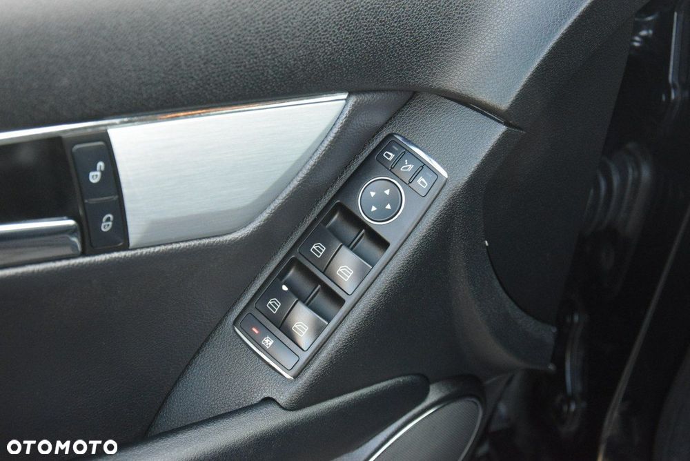 Mercedes-Benz Klasa C - 30