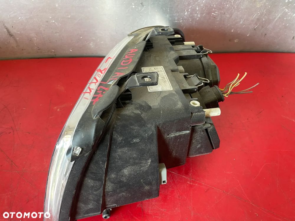 LAMPA PRZEDNIA PRZÓD PRAWA AUDI A4 LIFT - 2
