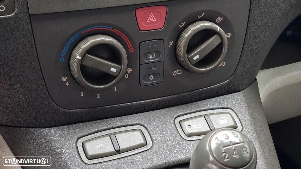 Fiat Idea 1.2 16V Active - 9