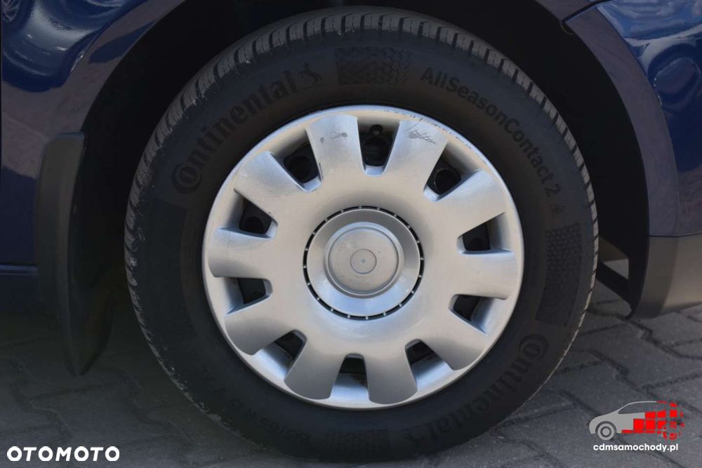 Volkswagen Touran - 12