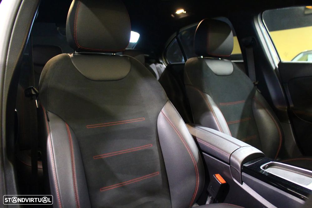 Mercedes-Benz A 250 e AMG Line - 19