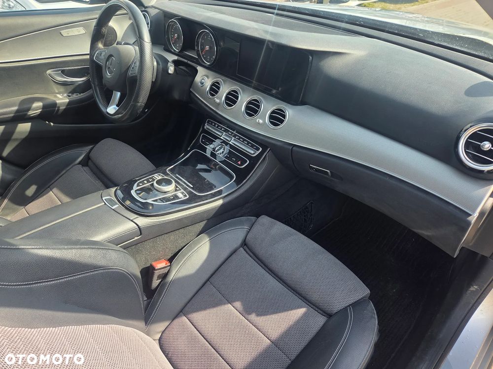 Mercedes-Benz Klasa E - 8