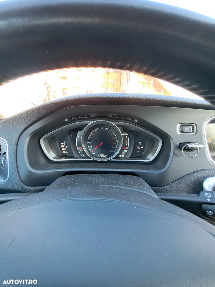 Volvo V40 D2 Kinetic - 12