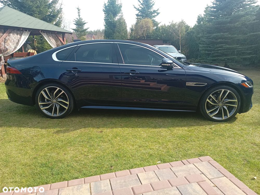 Jaguar XF P250 R-Dynamic SE - 18