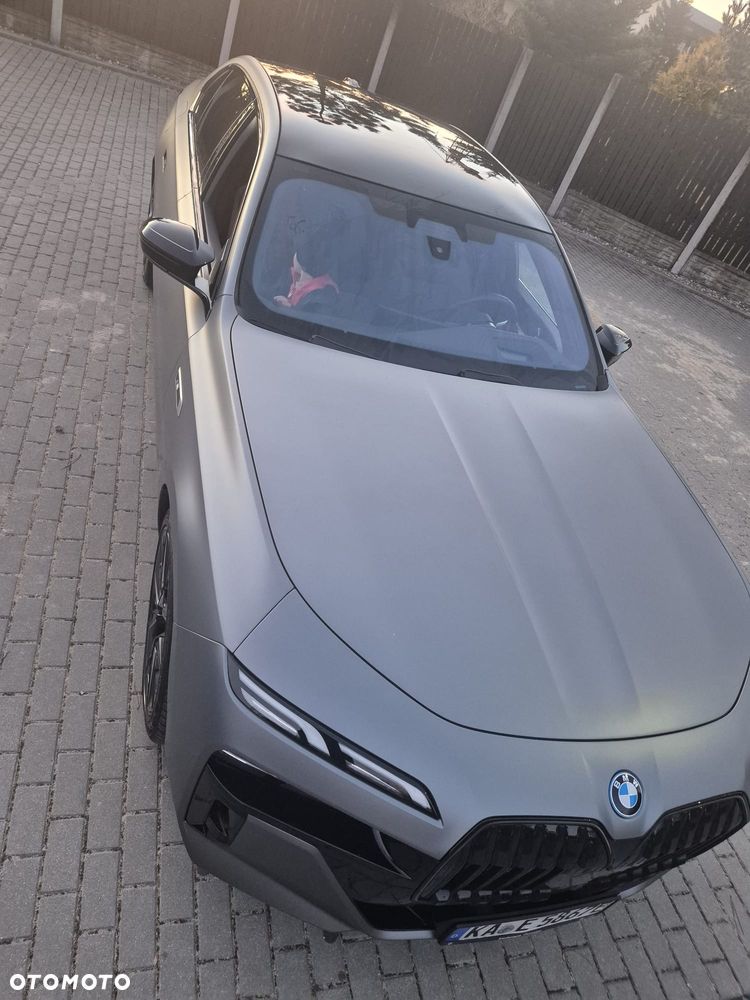 BMW Seria 7 M760e PHEV xDrive Individual Edition sport - 12