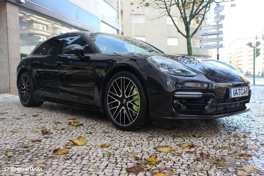 Porsche Panamera Sport Turismo 4 E-Hybrid - 4