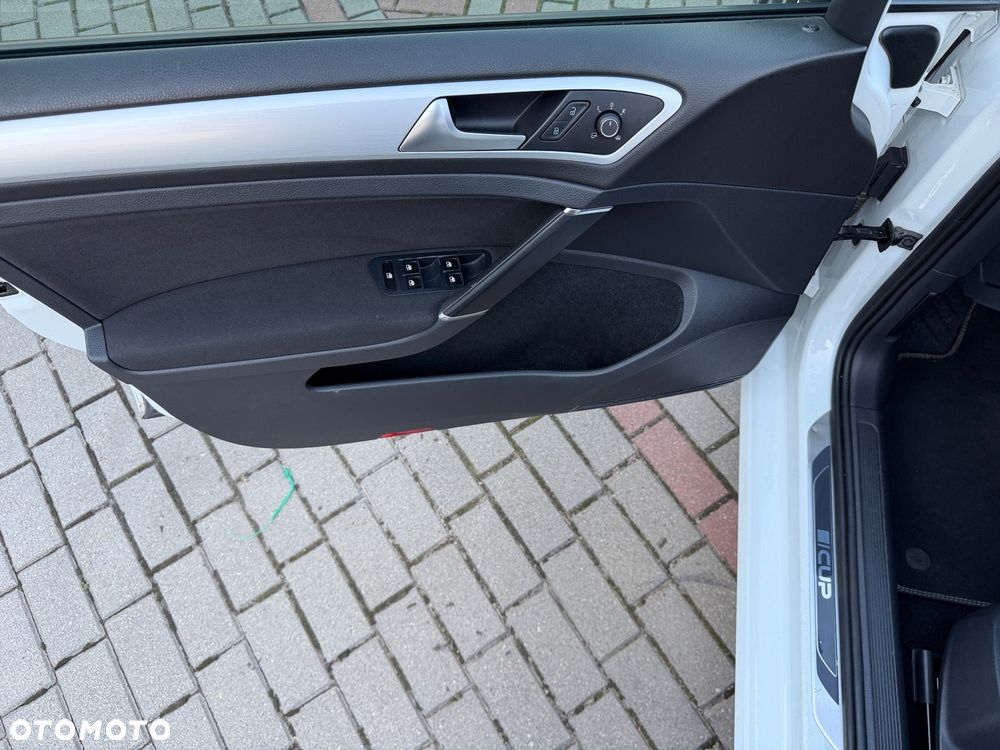 Volkswagen Golf 1.4 TSI BlueMotion Technology Cup - 20