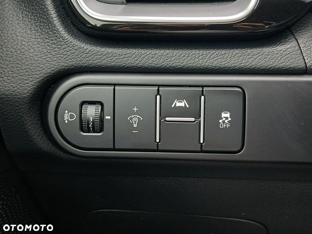 Kia Ceed - 32