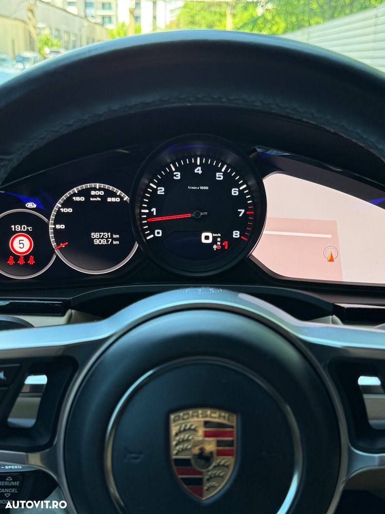 Porsche Cayenne - 8
