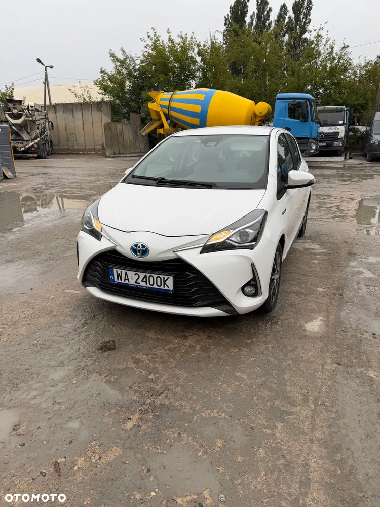 Toyota Yaris Hybrid 100 Active EU6 - 1