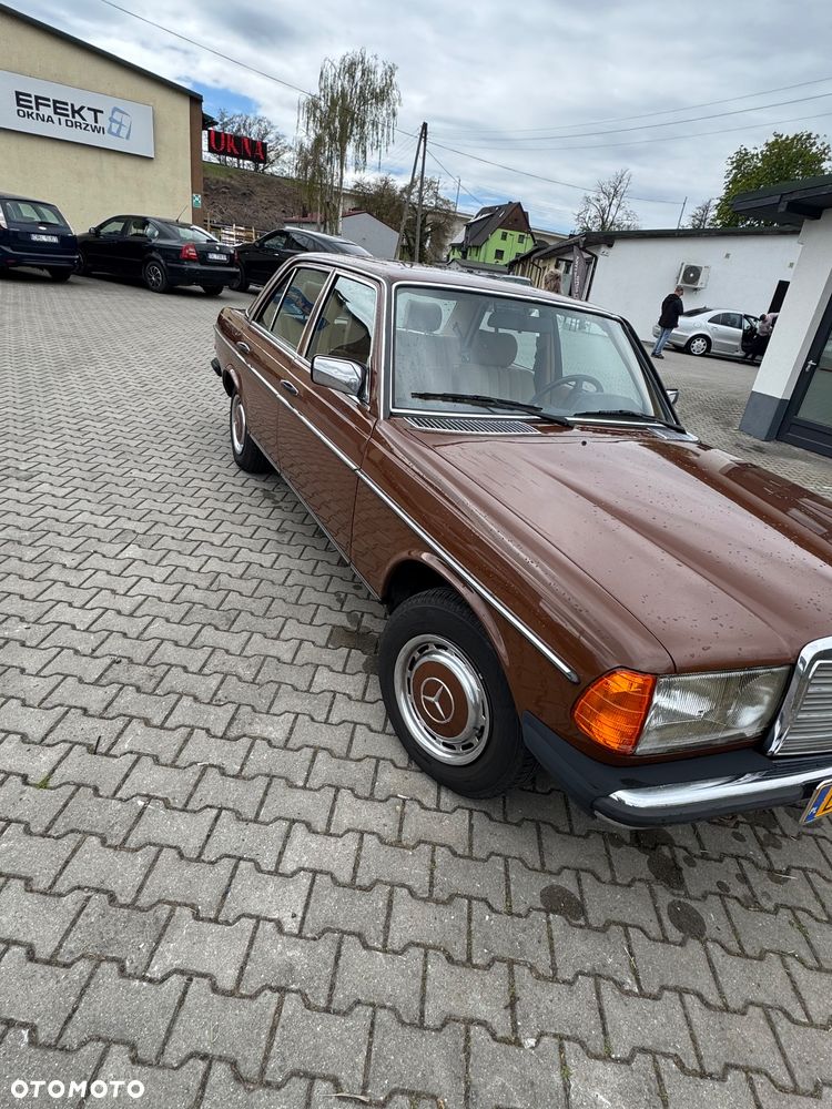 Mercedes-Benz W123 - 2