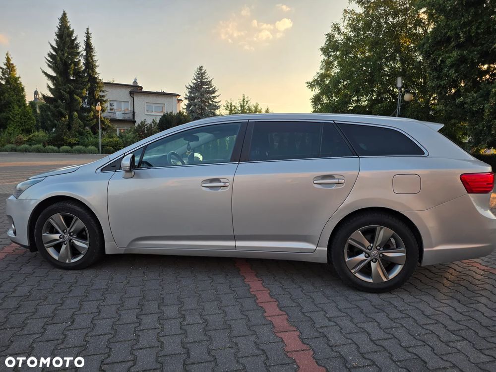 Toyota Avensis 2.0 D-4D Style - 19