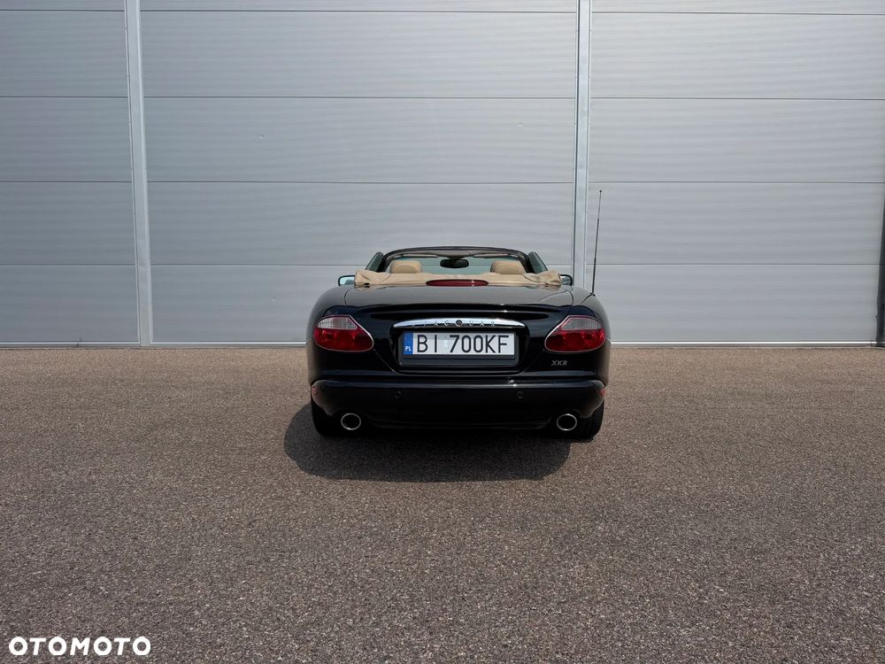 Jaguar XK8 4.0 - 12