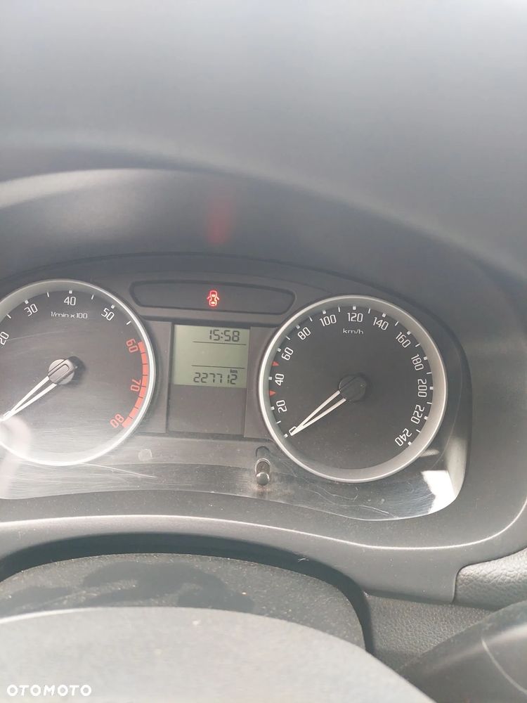 Skoda Fabia 1.2 HTP - 4