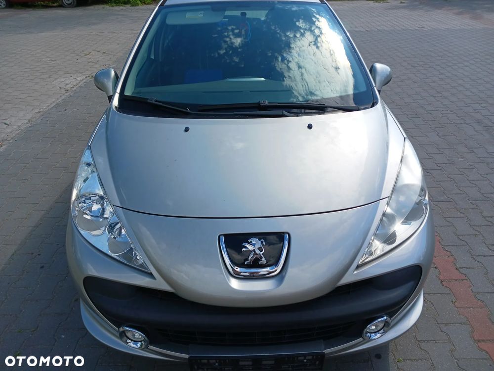 Peugeot 207 Silnik 1,4 16V VTI 70kW 95KM EP3 8FS EP3C skrzynia biegów kolektor przepustnica wtrysk listwa wtryskowa pompa wspomagania abs alternator sprężarka kompresor klimatyzacji skrzynia biegów sprzęgło drzwi ETSC srebrne klapa maska zderzak lusterko listwa klamka zamek wahacz czujnik ciśnienia doładowania mikrostyk blenda pas konsola schowek boczek drzwi fotel fotele magistrala wody podsufitka panel sterownik wyświetlacz moduł szyba czołowa poduszka kierownica manetki zwijak radio mechanizm szyb wydech tłumik mcperson zacisk hamulcowy lampa felga moduł BSM BSI lampa europa zbiorniczek rura przewód wyświetlacz NA CZĘŚCI WSZYSTKIE CZĘŚCI - 5