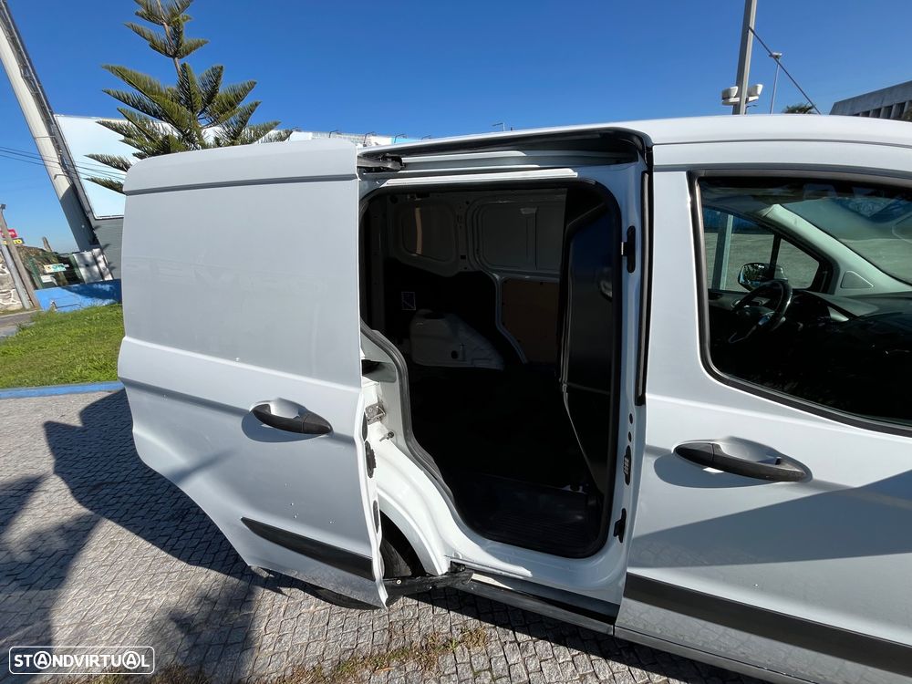 Ford Transit Courier - 21