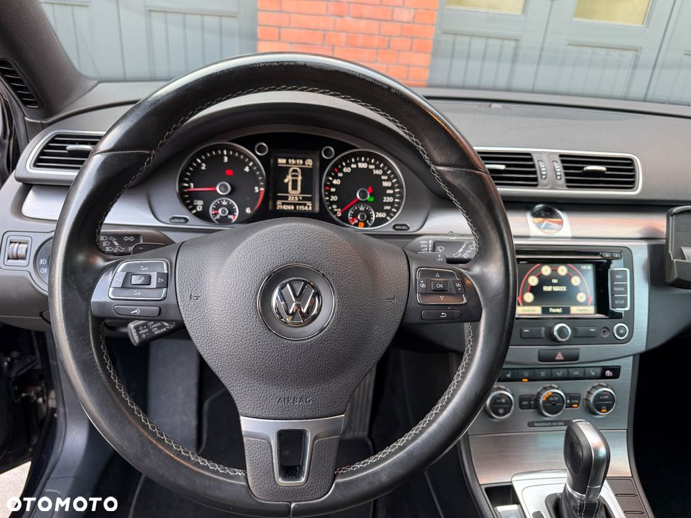 Volkswagen Passat 2.0 TDI Highline DSG - 25