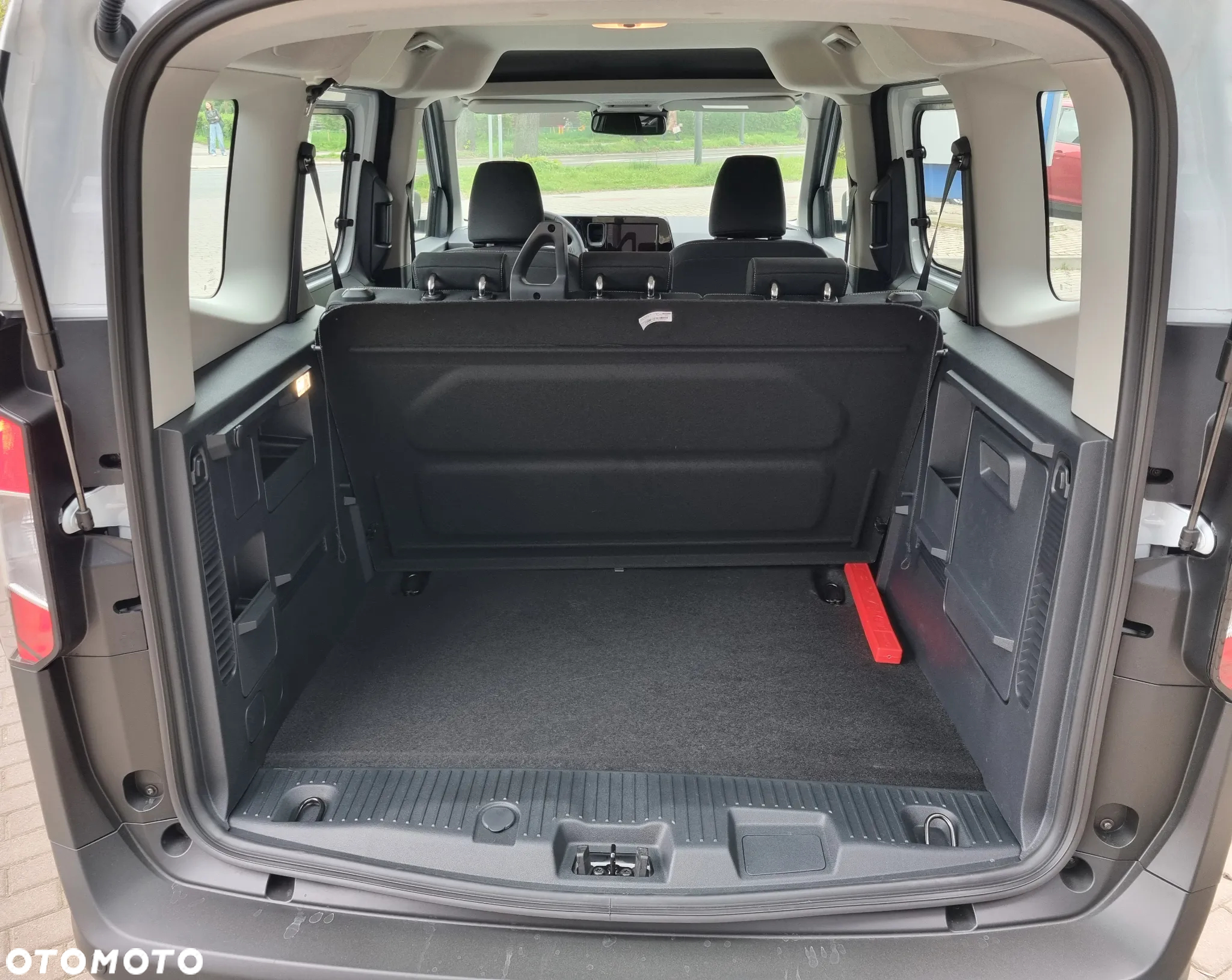 Ford Tourneo Courier - 12