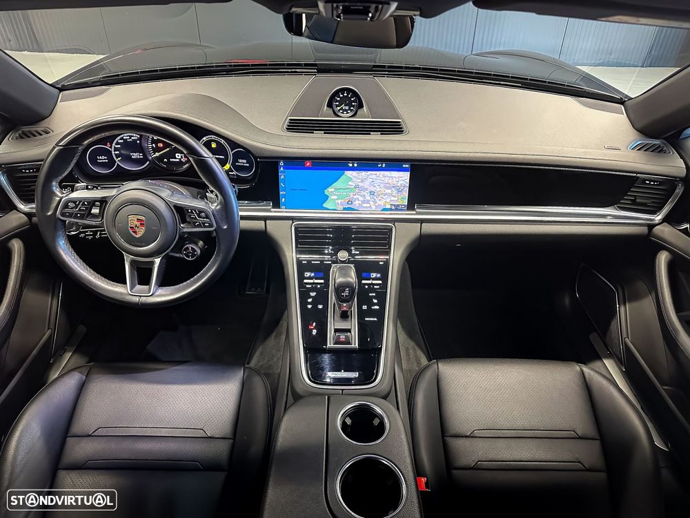 Porsche Panamera Sport Turismo - 12