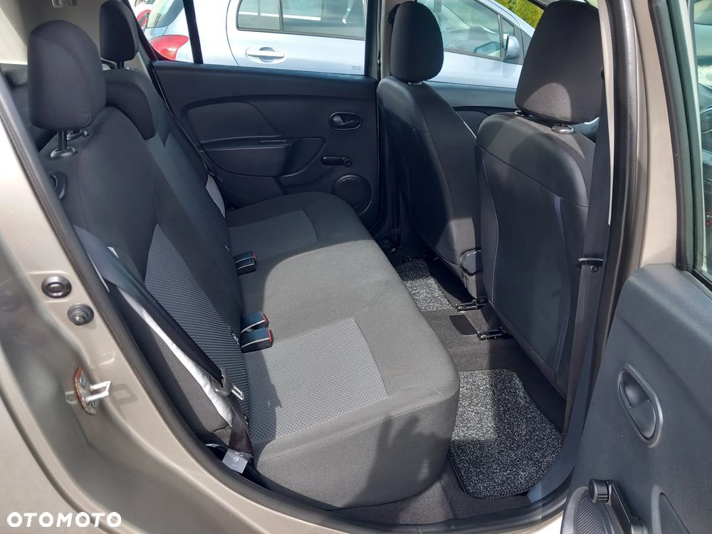 Dacia Sandero 1.2 16V 75 Essentiel - 11