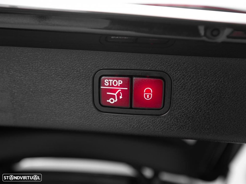 Mercedes-Benz E 300 e Station - 16