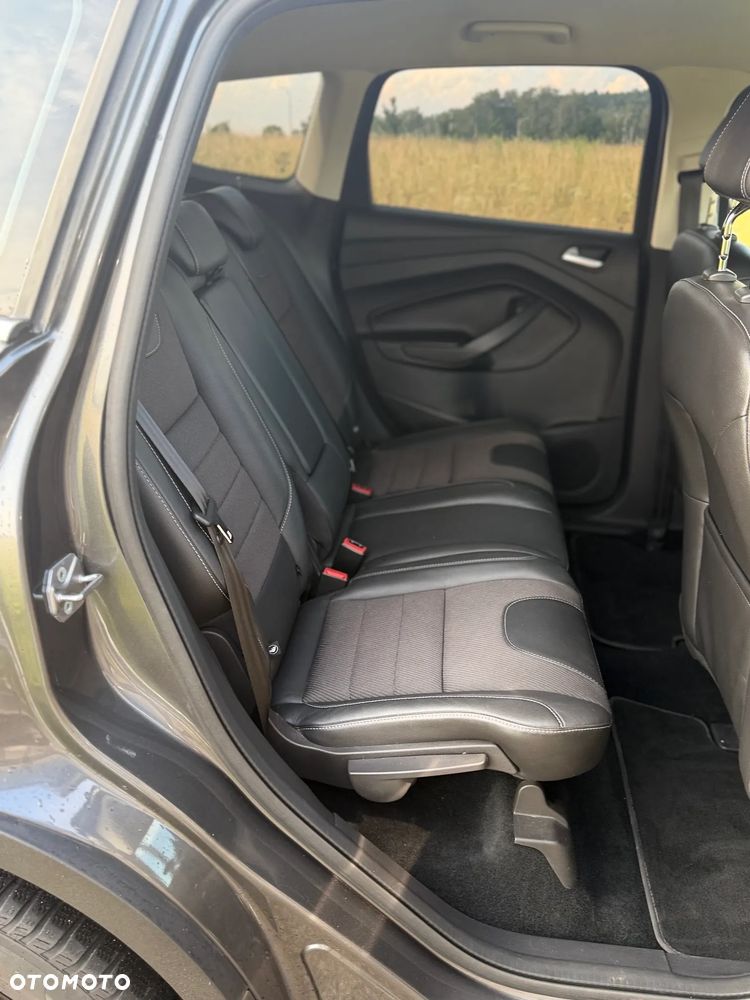 Ford Kuga 1.5 EcoBoost 2x4 Titanium - 32