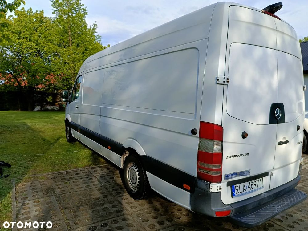 Mercedes-Benz Sprinter - 11